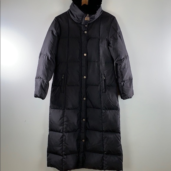 Weekend Max Mara Jackets & Blazers - HP 🎊🎉MAXMARA WEEKEND BLACK PUFFER COAT WITH FUR